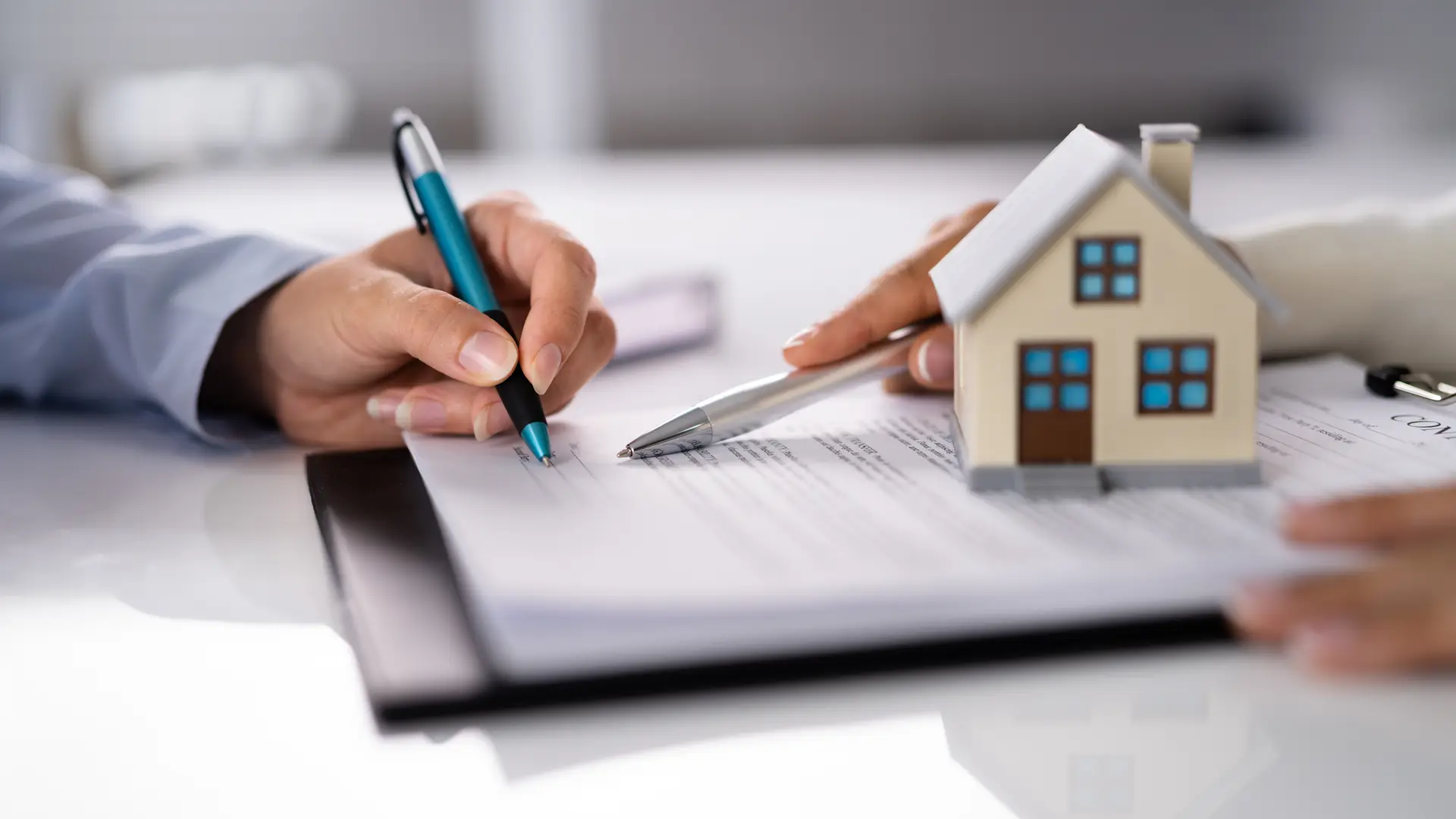Living Without a Contract Can Be Risky. How Do Tenant Rights Without a Lease Work?